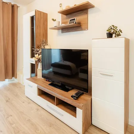 Trnavska With Garage And Balcony Apartamento Bratislava