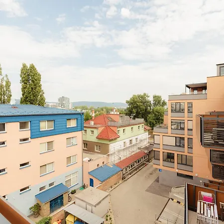Trnavska With Garage And Balcony Apartamento *